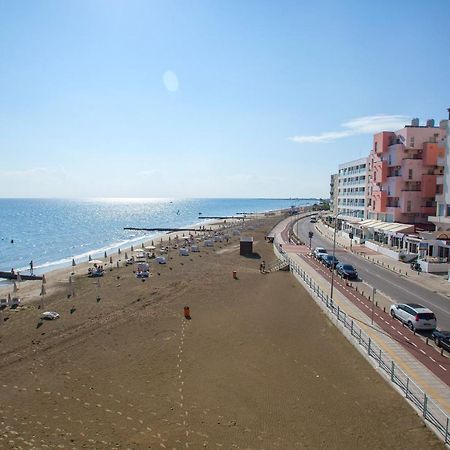 Mackenzie Beachfront Eftyhia Suite Larnaka Exterior foto