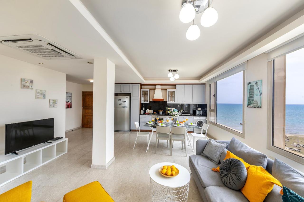 Mackenzie Beachfront Eftyhia Suite Larnaka Exterior foto