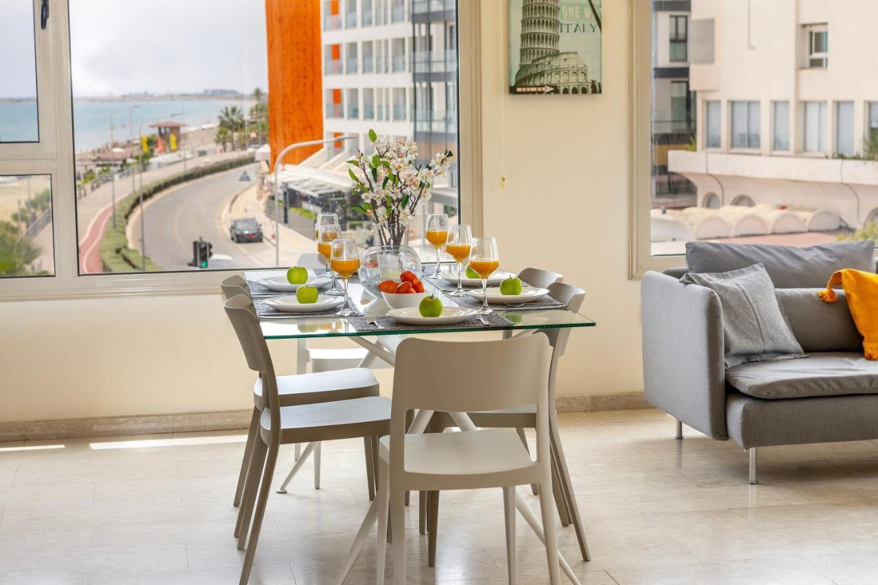 Mackenzie Beachfront Eftyhia Suite Larnaka Exterior foto