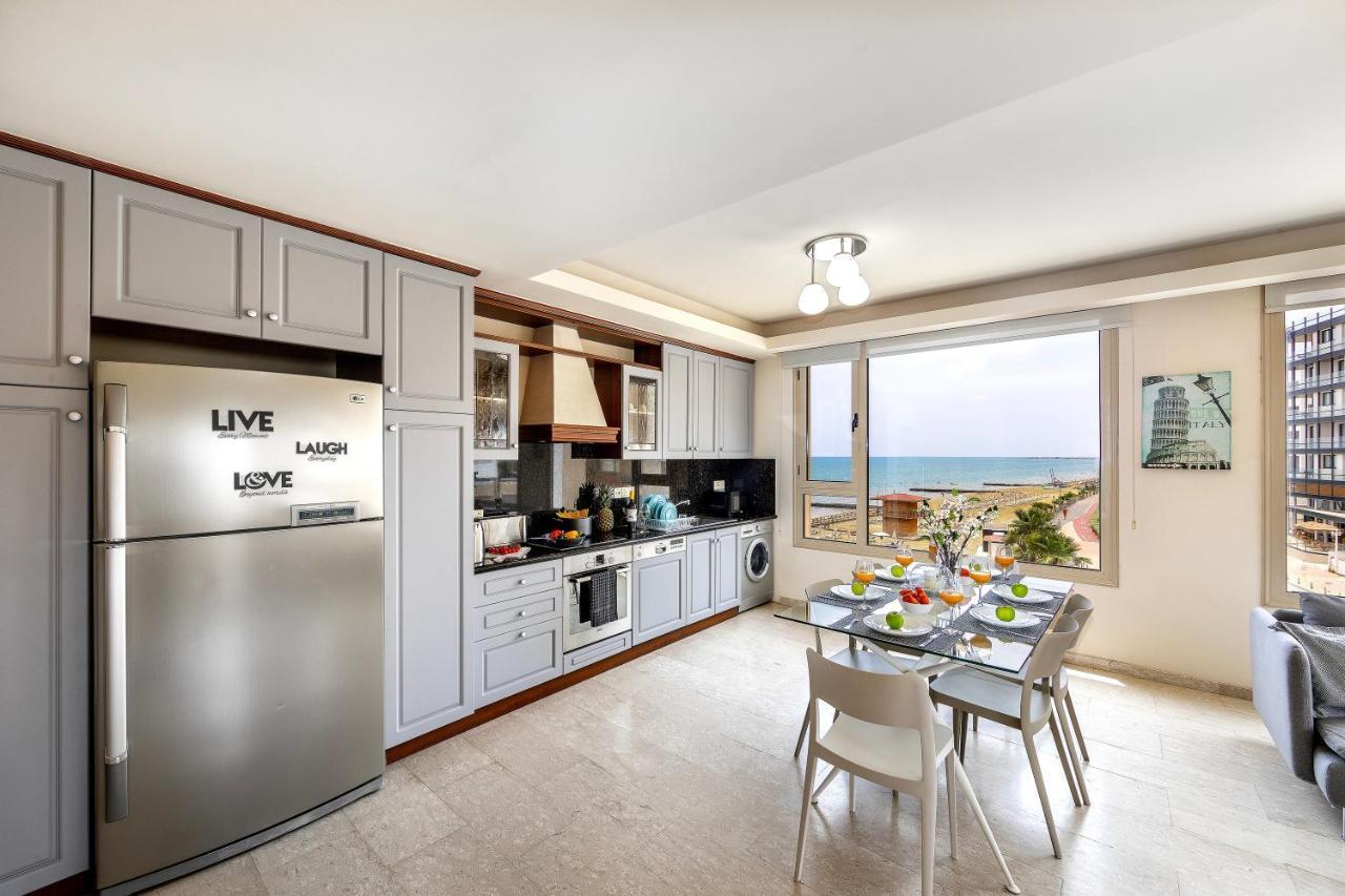 Mackenzie Beachfront Eftyhia Suite Larnaka Exterior foto