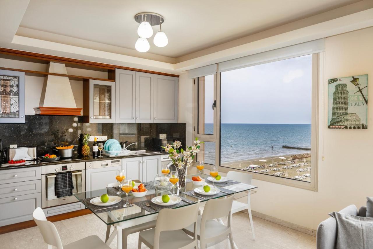 Mackenzie Beachfront Eftyhia Suite Larnaka Exterior foto